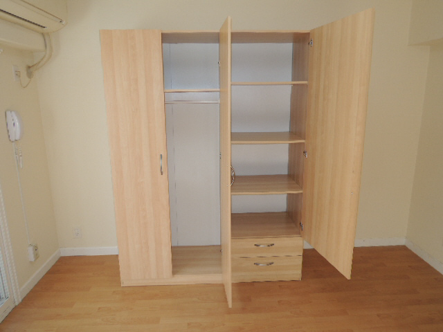 収納　写真は同マンションの他のお部屋のものです