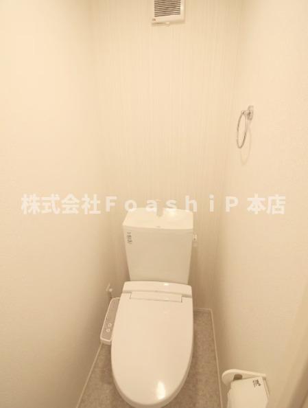 ＪＲ中央線 高円寺駅 徒歩8分 3階建 築8年のトイレ写真