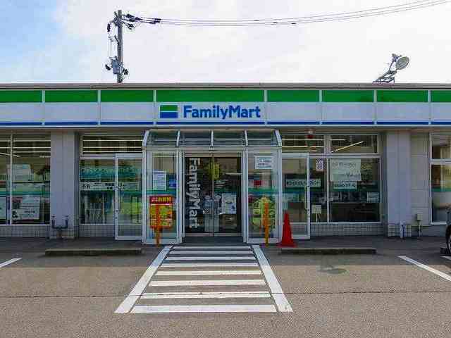 コンビニ　ファミリーマート（コンビニ）まで280m