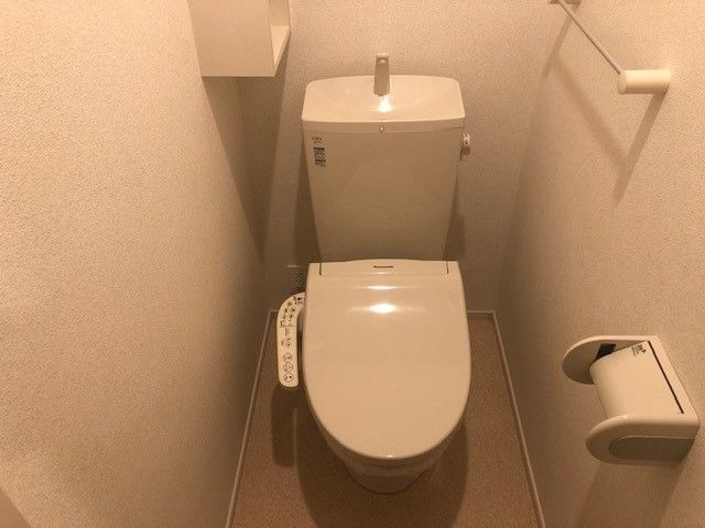 仙台市地下鉄東西線 八木山動物公園駅 徒歩26分 2階建 築9年のトイレ写真