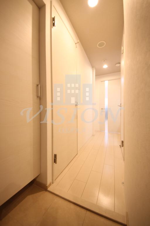 玄関　写真は別タイプのお部屋です。