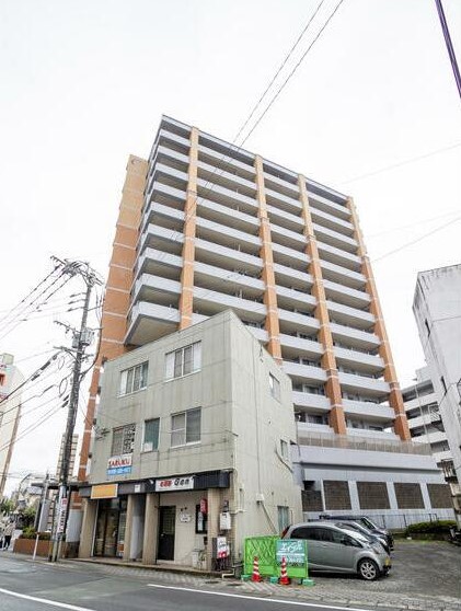 【熊本市中央区水前寺のマンションの建物外観】