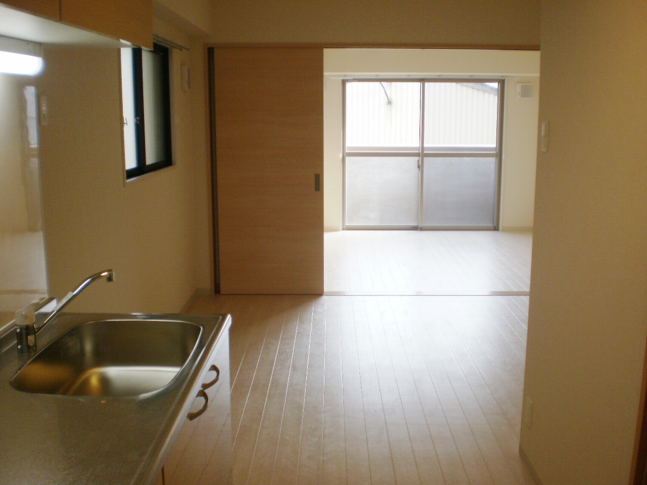 地下鉄谷町線 出戸駅 徒歩5分 6階建 築12年の居間写真