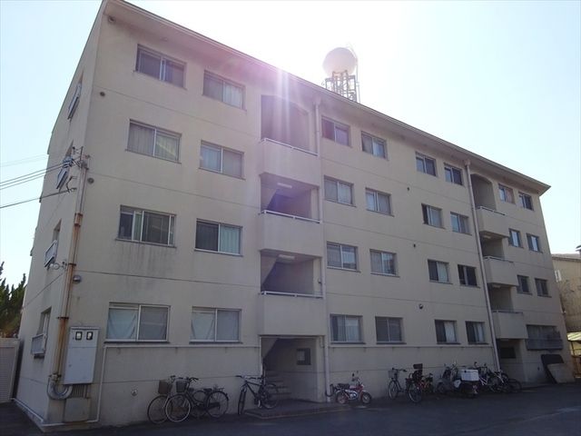 和歌山市北中島のマンションの建物外観