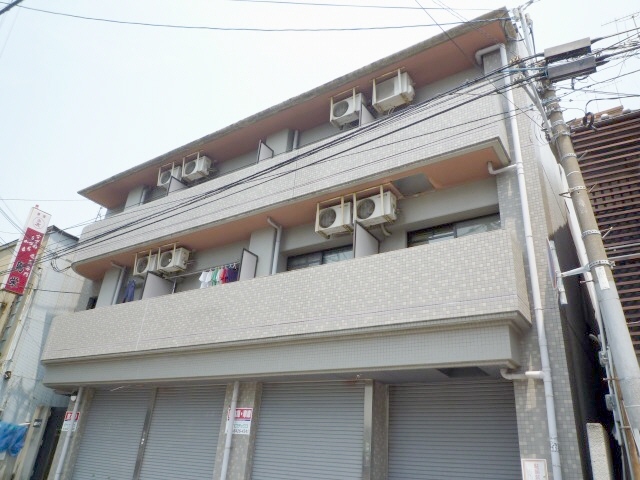 尼崎市神田中通のマンションの建物外観