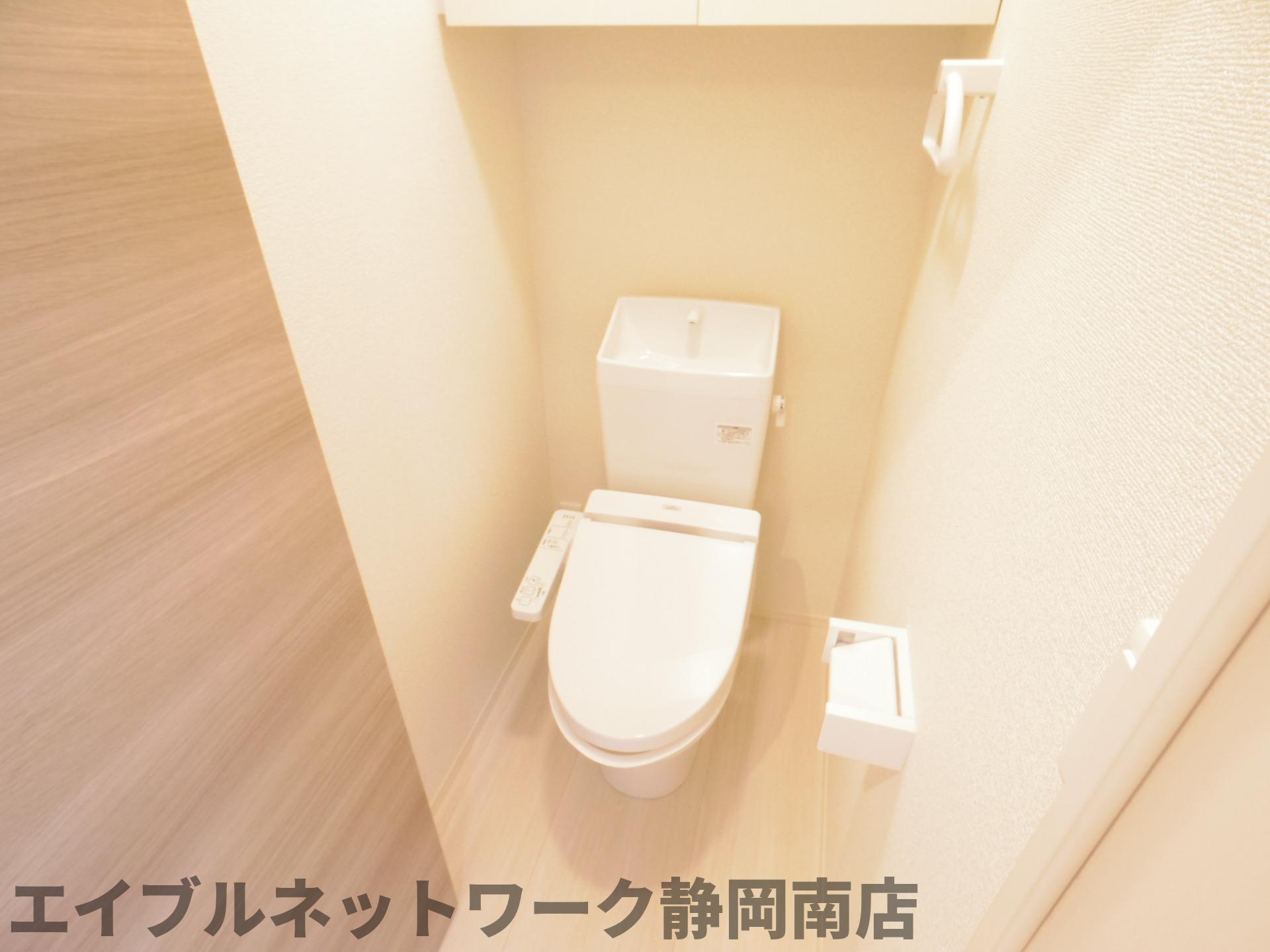 洗面設備　ゆったりとスペースのある洗面所