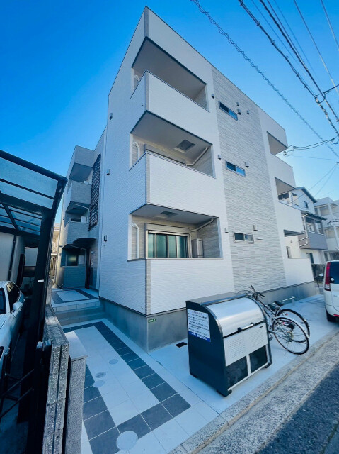 広島市佐伯区楽々園のアパートの建物外観
