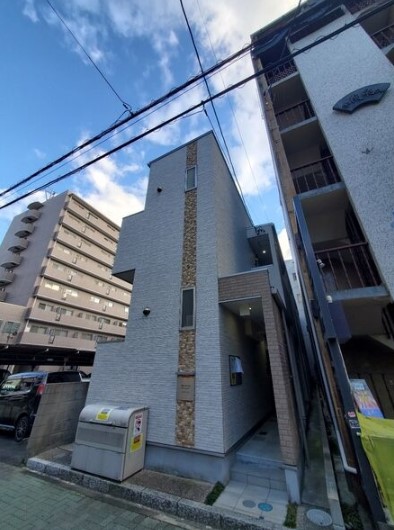 名古屋市中区栄のアパートの建物外観