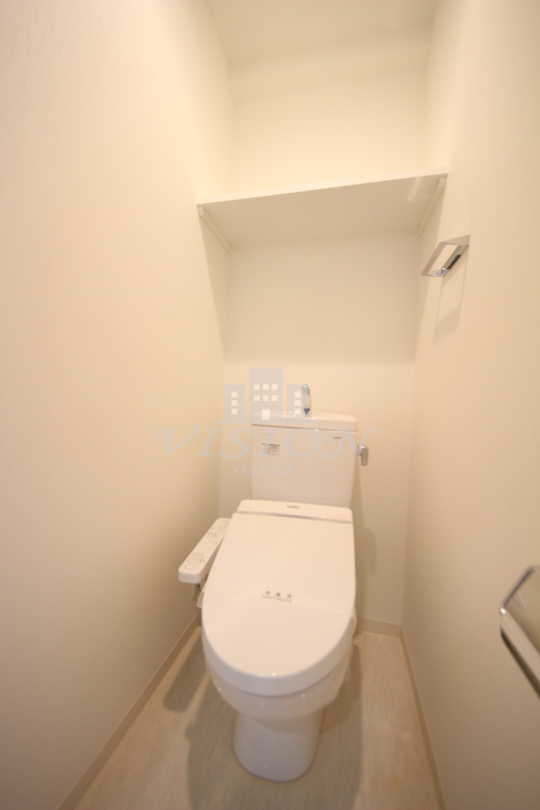 地下鉄御堂筋線 西中島南方駅 徒歩5分 8階建 築12年のトイレ写真