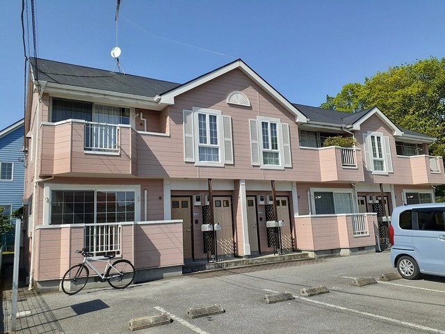 クレストール西川田の建物外観