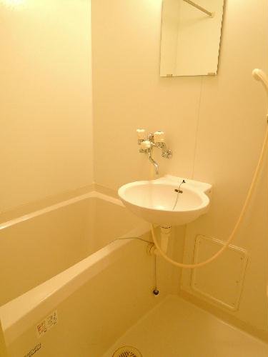 バス・シャワールーム　バス・トイレ別々です！