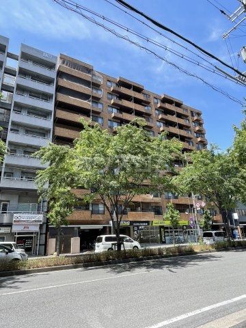 【京都市下京区七条御所ノ内北町のマンションの建物外観】