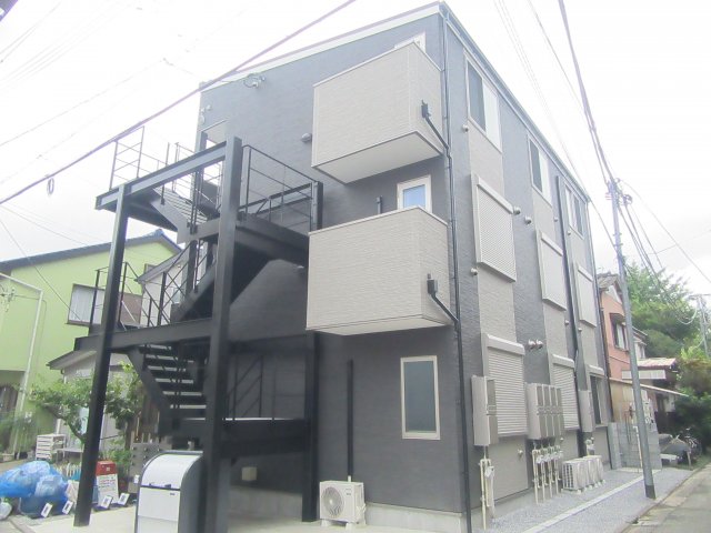 【クレシア本木西町の建物外観】