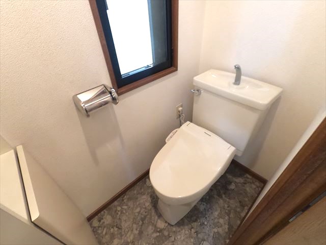 トイレ　ウォシュレット