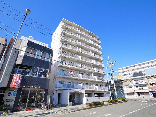 大和郡山市高田町のマンションの建物外観