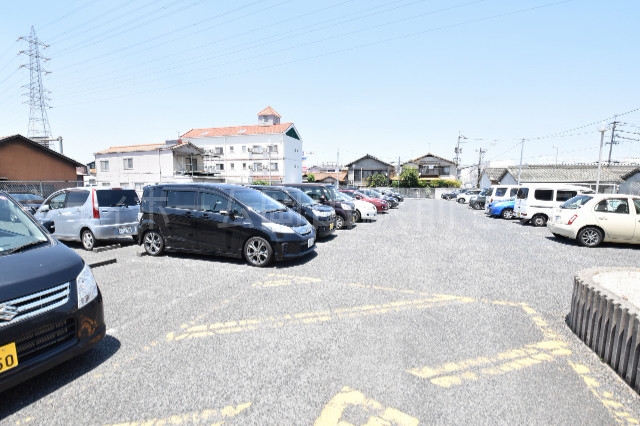 【カウル十日市の駐車場】