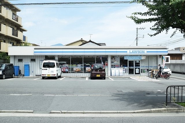 【京都市北区小山元町のマンションのコンビニ】