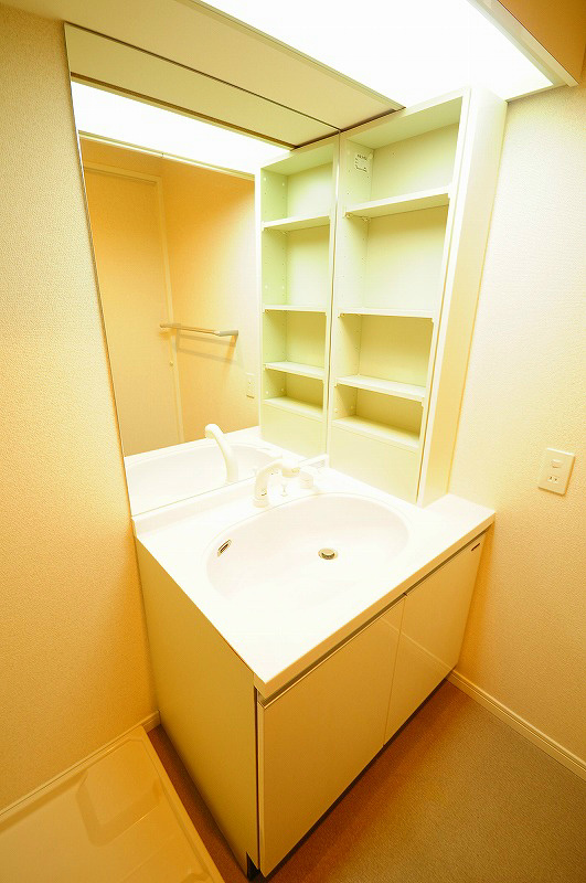 洗面設備　☆★　よ～く見てネ…広くて使い易いサニタリースペース♪　★☆