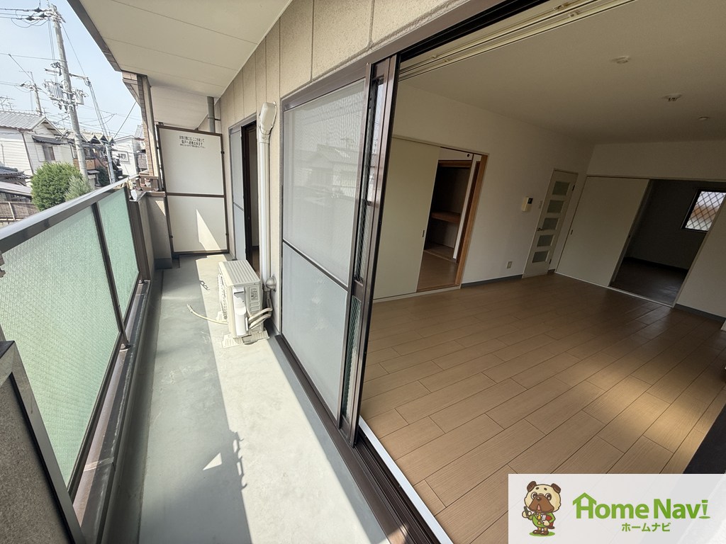 バルコニー　南向きで日当たり良好です。