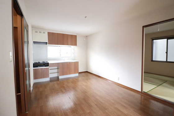 居室・リビング　※別号室の写真です