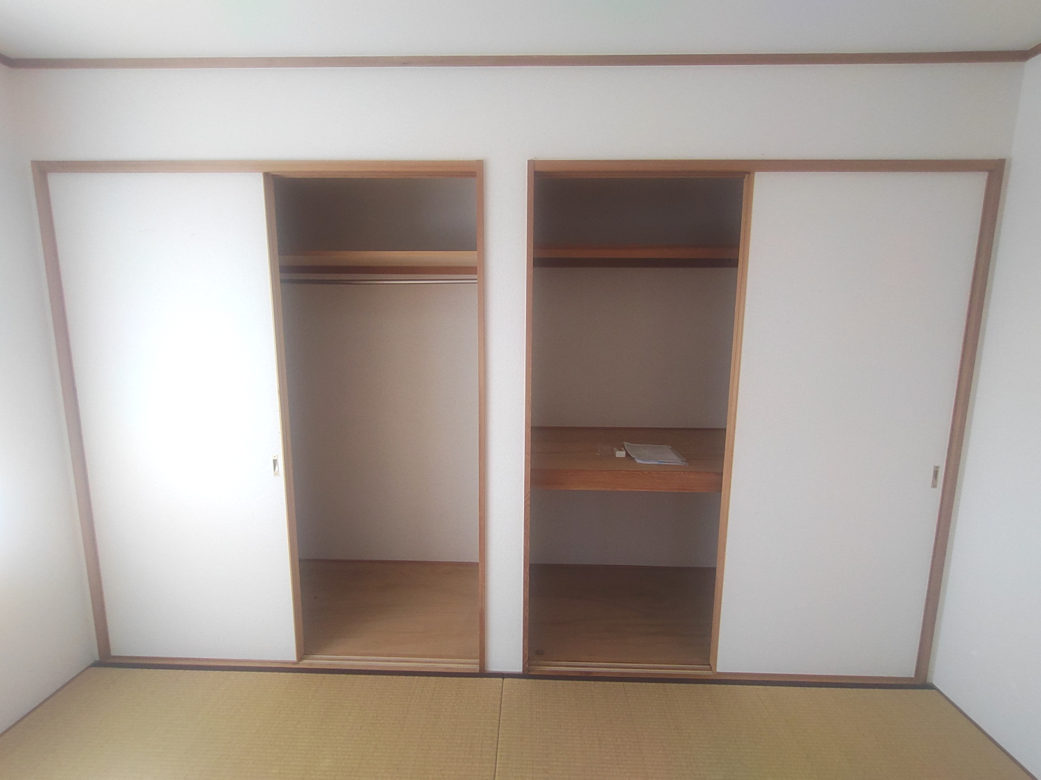 収納　6帖洋室押入