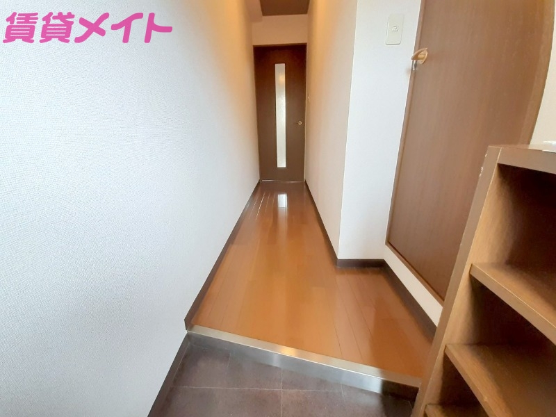 玄関　別部屋反転画像参考