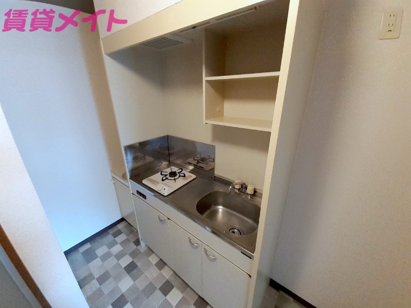 キッチン　別部屋反転画像参考