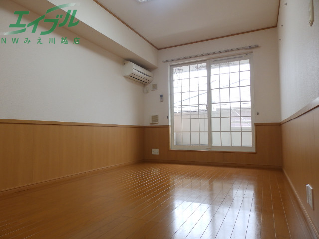 居室・リビング　同物件別室タイプ