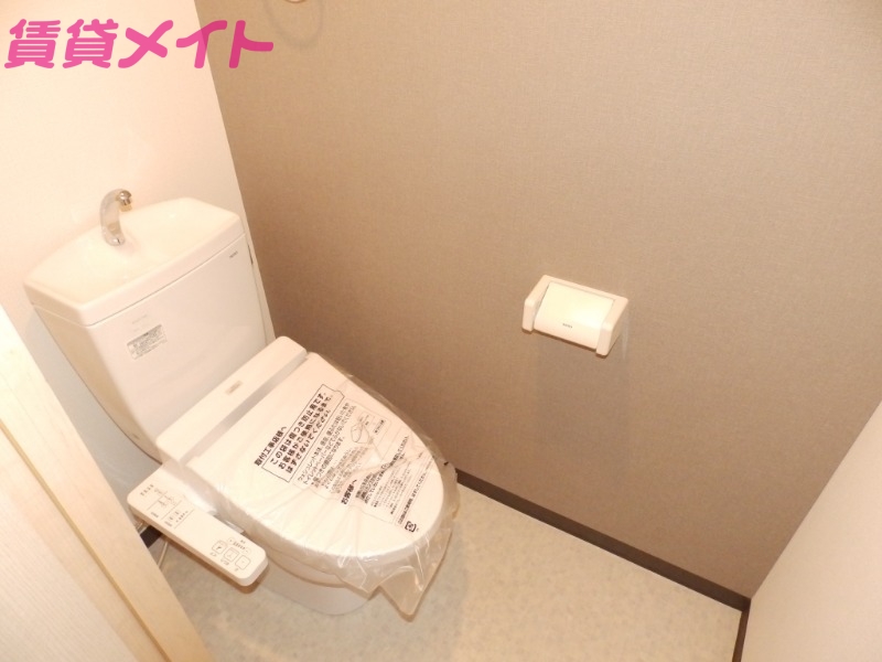 トイレ　同型参考写真