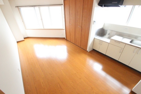 居室・リビング　※別号室の写真です