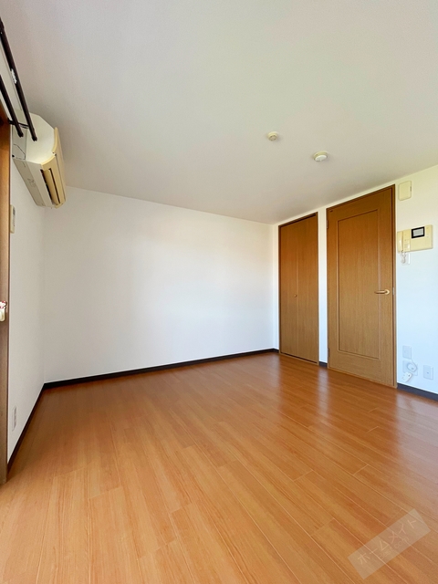 居室・リビング　エアコン付き♪