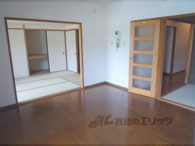 居室・リビング　リビング