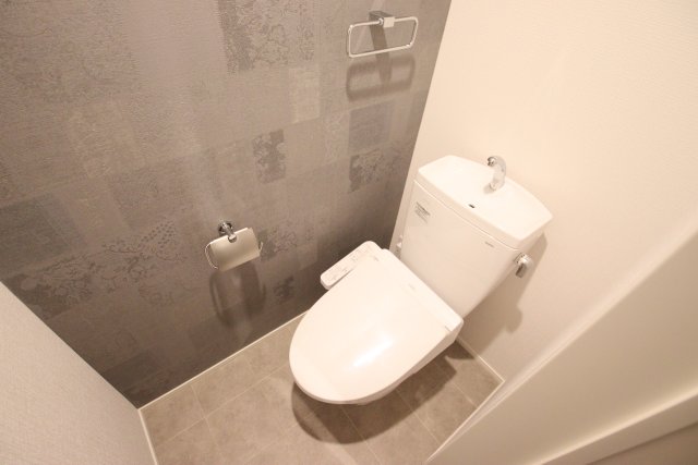 トイレ　※別室の参考写真の為、現況優先です。