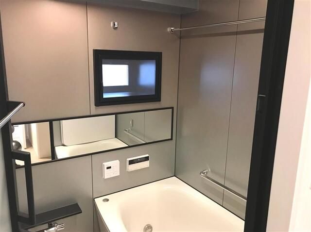 バス・シャワールーム　落ち着いた空間のお風呂です