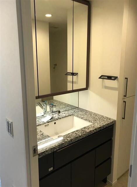 洗面設備　使いやすい洗面所です