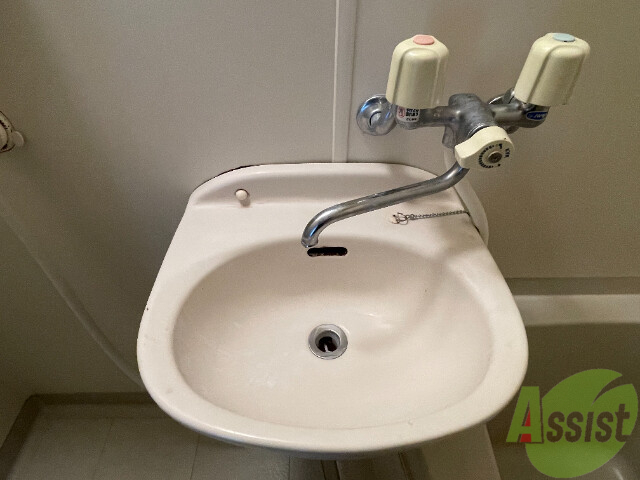 洗面設備　洗面台は大きすぎないので朝の身支度もラクラクです。