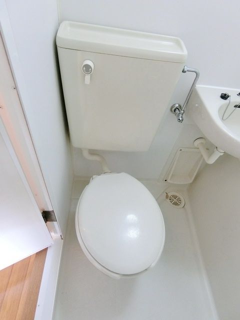 トイレ　☆ユニットバスなのでお掃除楽々☆
