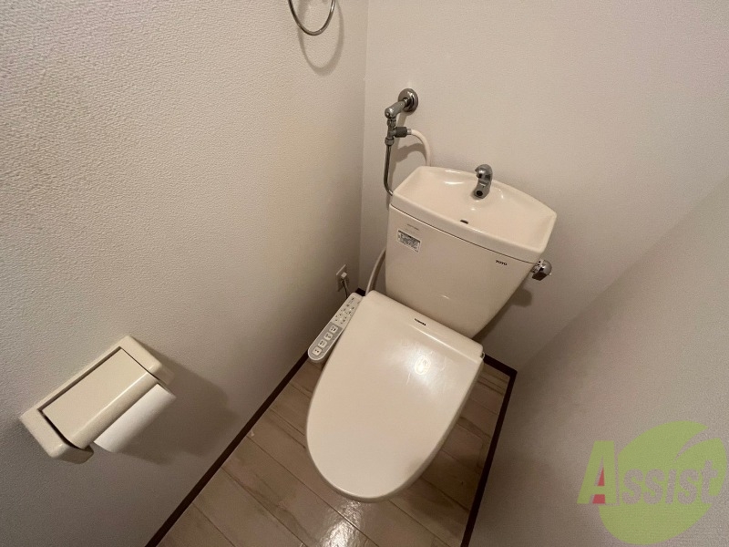 トイレ　シャワートイレになっているので快適です！