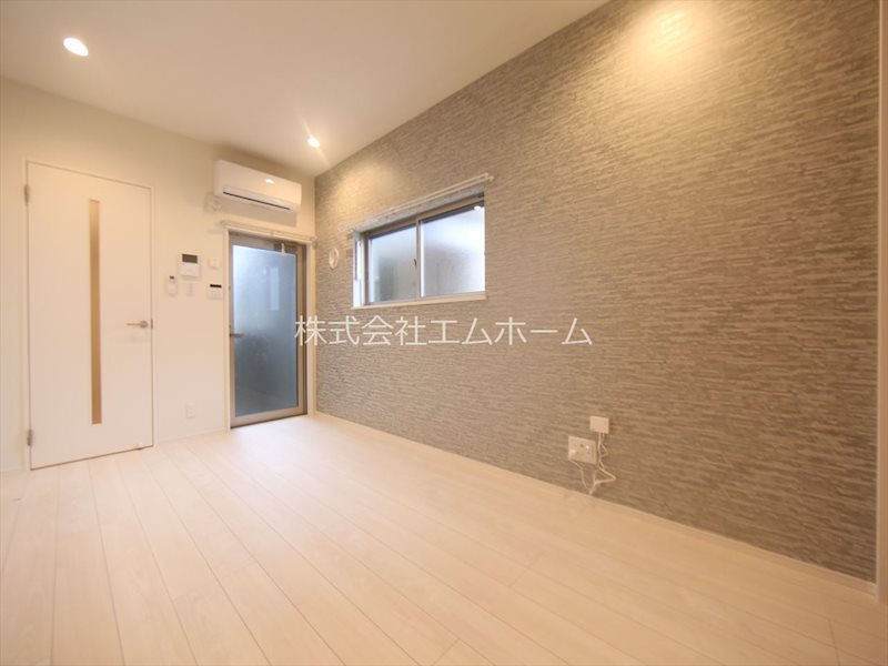 その他　ＬＤＫ8帖　２面採光　エアコン完備　バルコニー