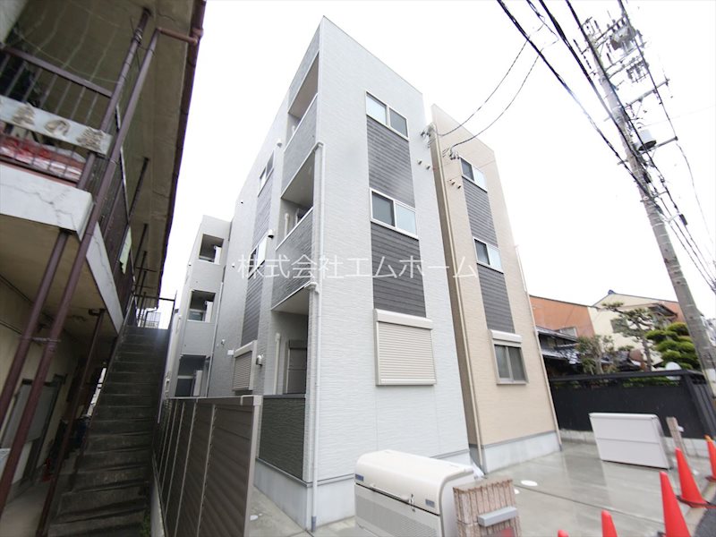 建物外観　外観　オートロック付　宅配ＢＯＸ有り