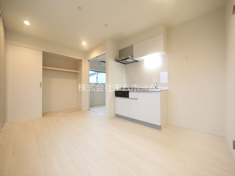 居室・リビング　ＬＤＫ8帖　クローゼット付（収納充実してます）