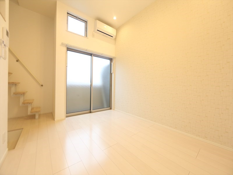 居室・リビング　洋室7帖　ロフト6.5帖（収納にも寝室にも使えます）