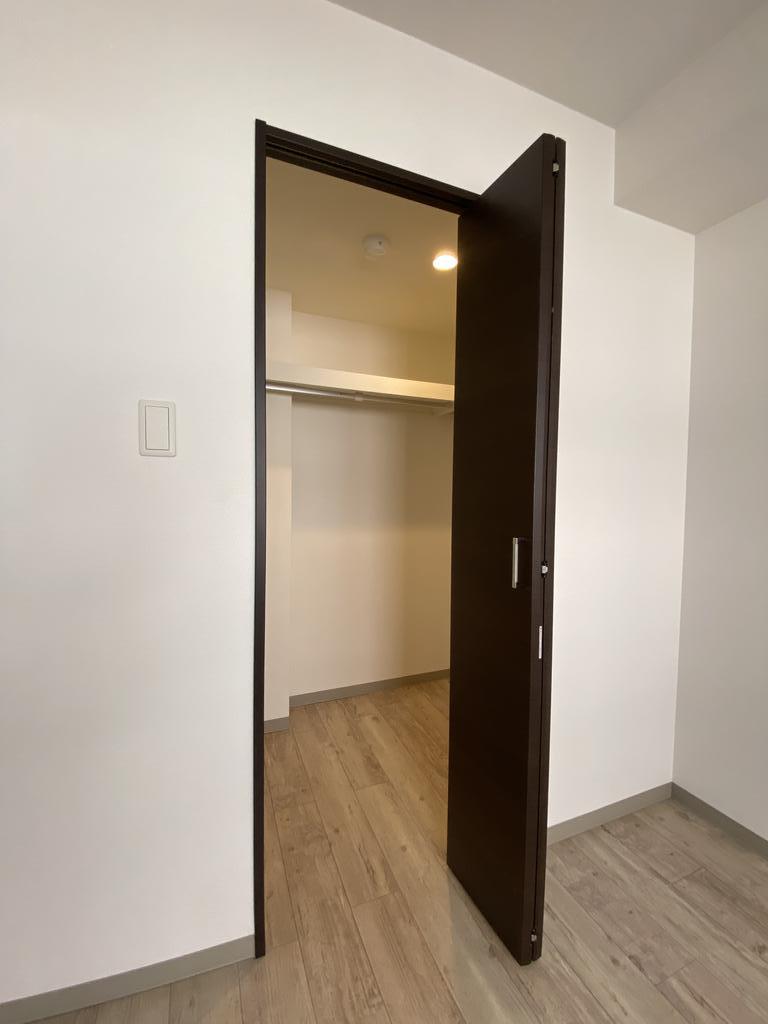 収納　収納力のあるウォークインクローゼットです！