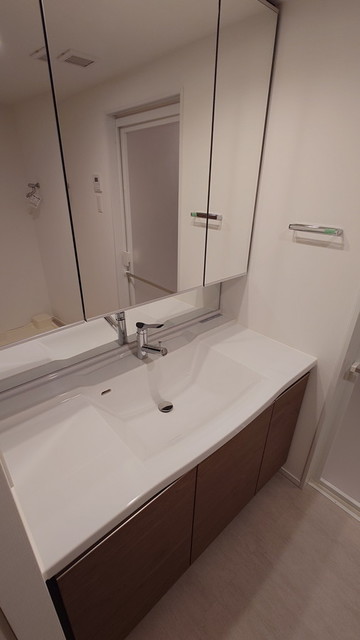 洗面設備　※写真は同タイプ住戸です。