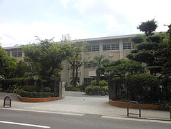 小学校　福岡市立東住吉小学校（小学校）まで536m