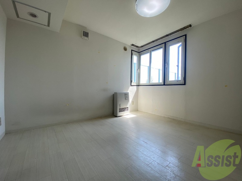 居室・リビング　広くてキレイなお部屋が広がっていて、充実した生活が送れそう。