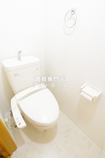 トイレ　温水洗浄便座です！