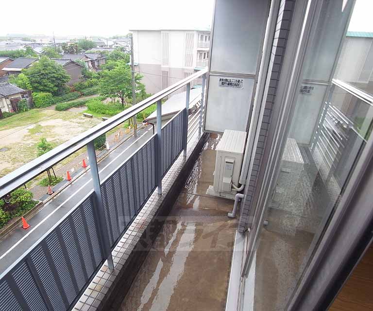 バルコニー　南向き、日当たり良好です