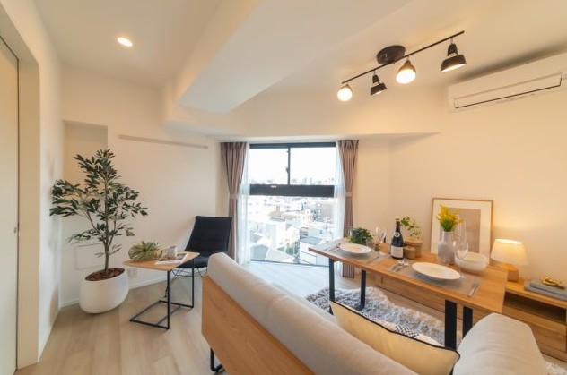 居室・リビング　同タイプ、モデルルーム時のお写真（調度品等は含まれません）