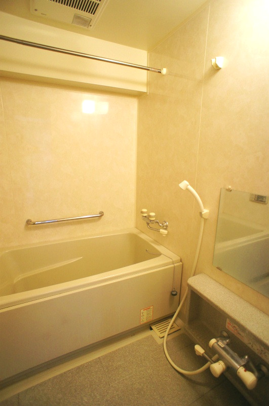 バス・シャワールーム　きれいなお風呂です